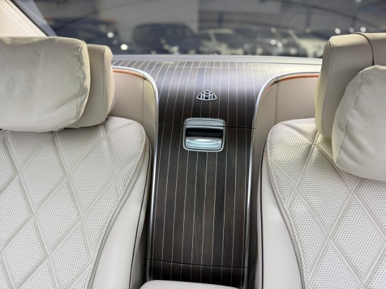Picture of Mercedes MAYBACH
