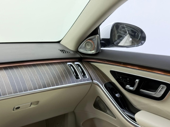 Picture of Mercedes MAYBACH