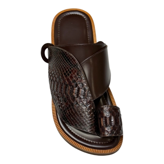 Picture of Saudi embroidered genuine leather shoe