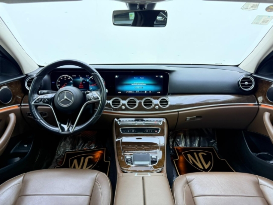 Picture of MERCEDES E200