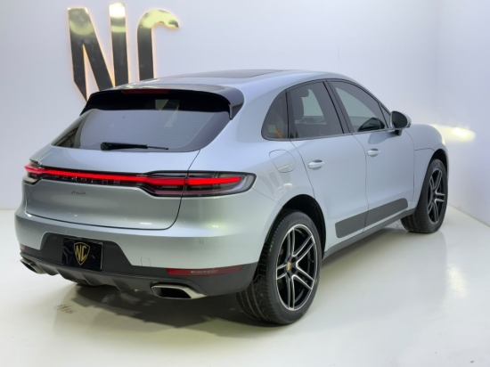 Picture of PORSCHE  MACAN