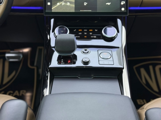 Picture of RANGE ROVER  DYNAMIC SE P400