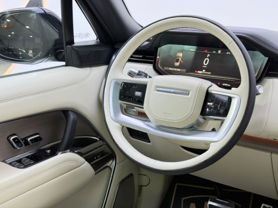 Picture of RANGE ROVER AUTOBIOGRAPHY P530