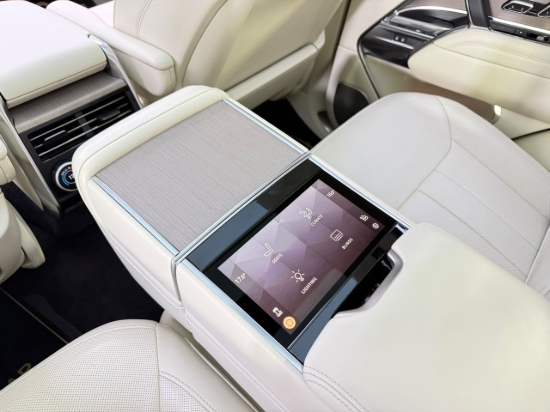 Picture of RANGE ROVER AUTOBIOGRAPHY P530