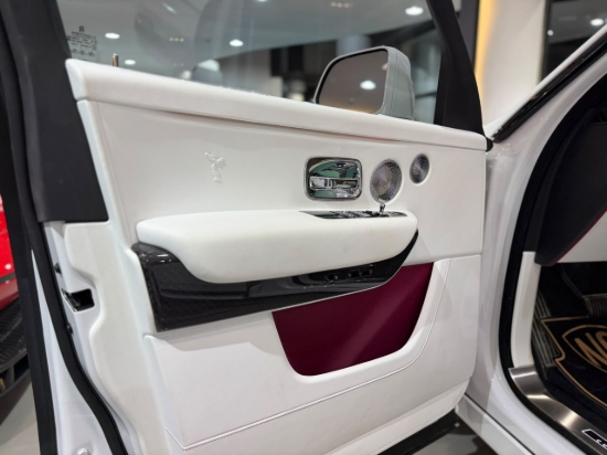 Picture of ROLLS ROYCE CULLINAN