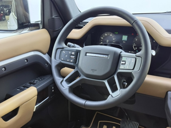 Picture of DEFENDER SE P300 X-Dynamic