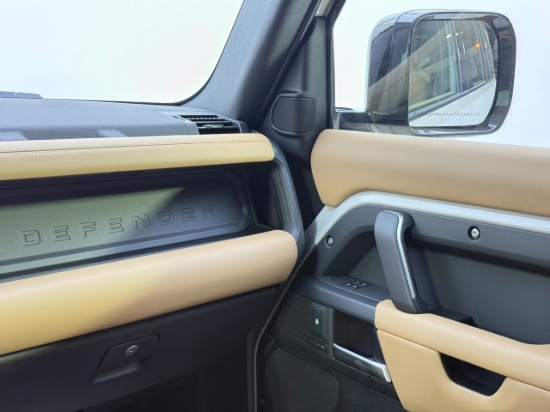 Picture of DEFENDER SE P300 X-Dynamic