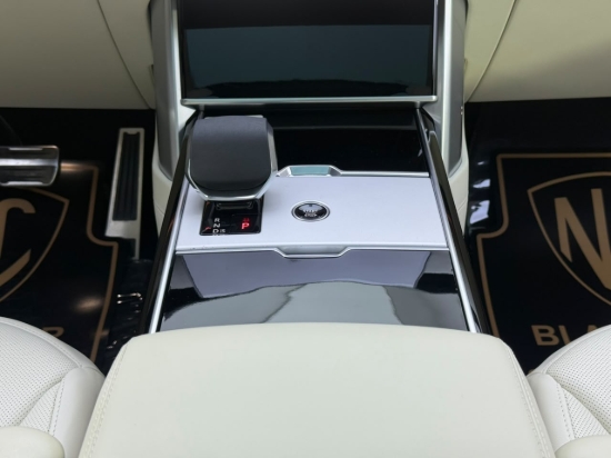 Picture of RANGE ROVER AUTOBIOGRAPHY P530