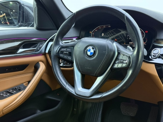 Picture of BMW 520i