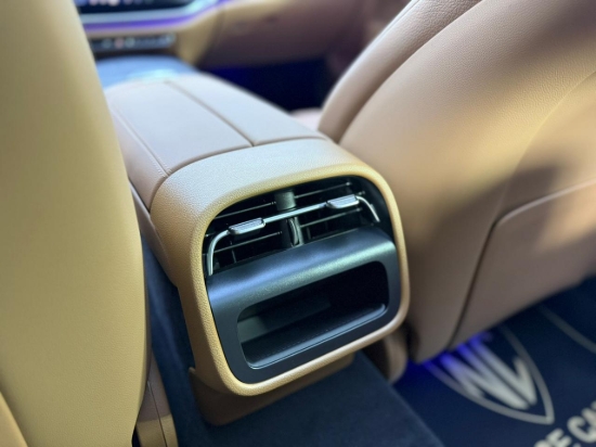 Picture of MERCEDES E200