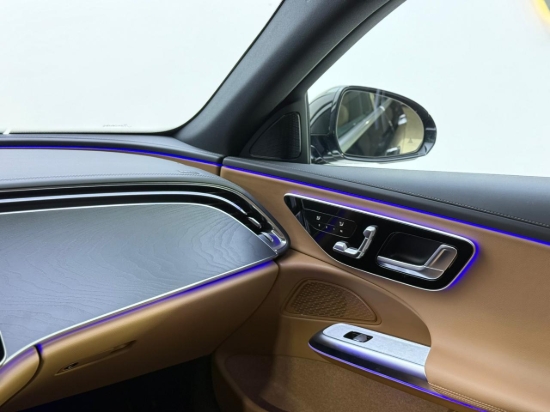 Picture of MERCEDES E200
