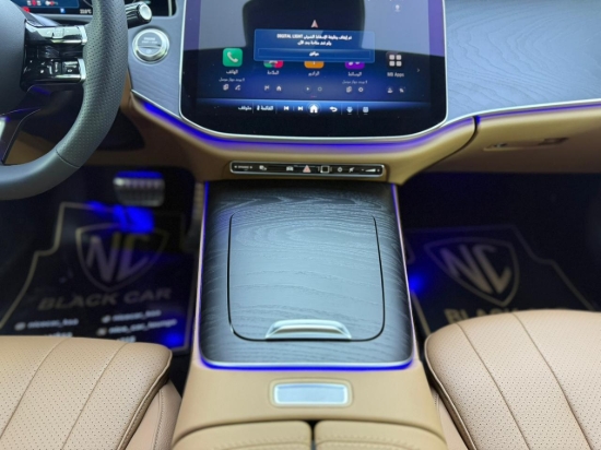 Picture of MERCEDES E200