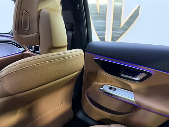 Picture of MERCEDES E200
