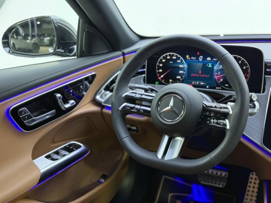 Picture of MERCEDES E200