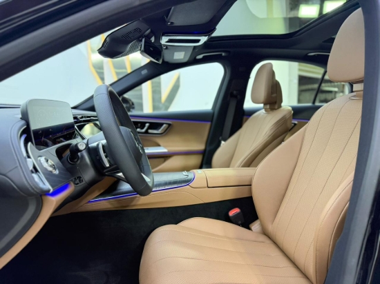 Picture of MERCEDES E200