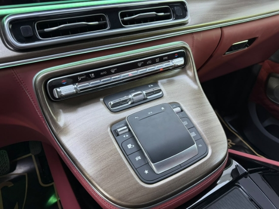 Picture of MERCEDES VITO MAYBACH