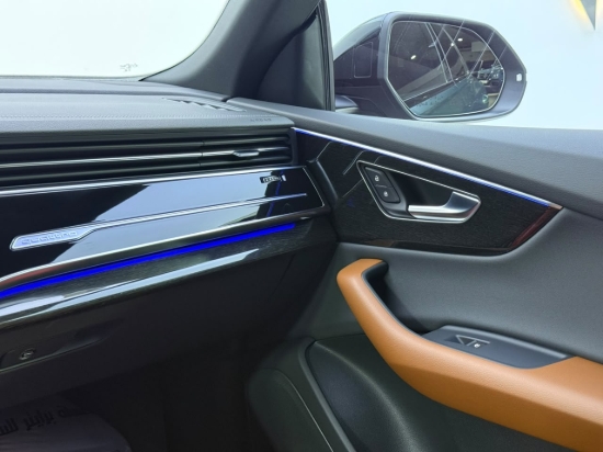 Picture of AUDI Q8 S-Line