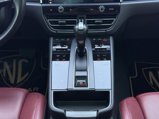 Picture of PORSCHE MACAN