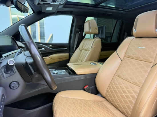 Picture of CADILLAC ESCALADE 600