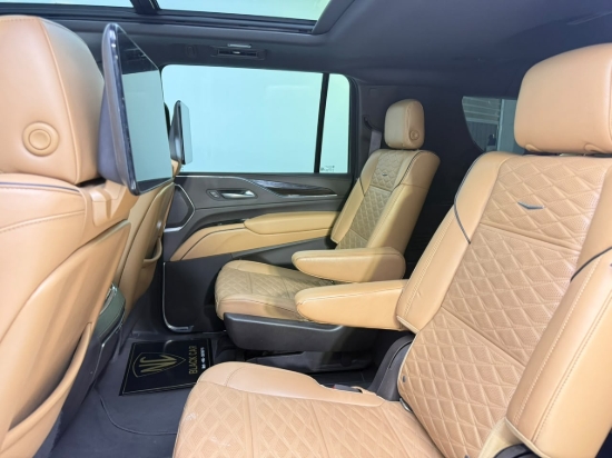 Picture of CADILLAC ESCALADE 600
