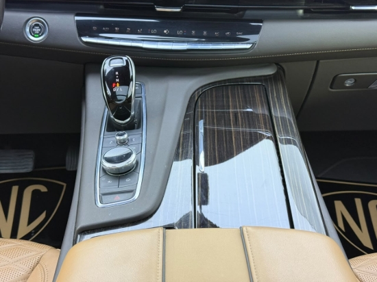 Picture of CADILLAC ESCALADE 600