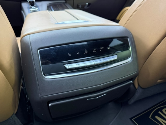 Picture of CADILLAC ESCALADE 600