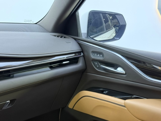 Picture of CADILLAC ESCALADE 600
