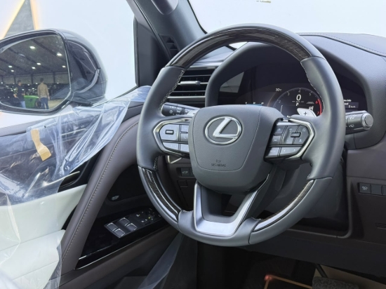 Picture of LEXUS LX600