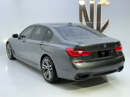 Picture of BMW 730