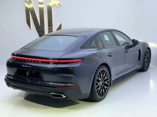 Picture of PORSCHE PANAMERA