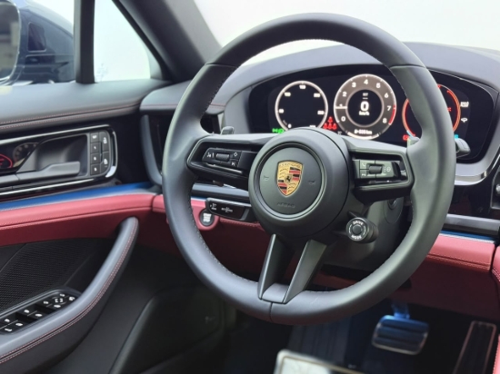 Picture of PORSCHE PANAMERA