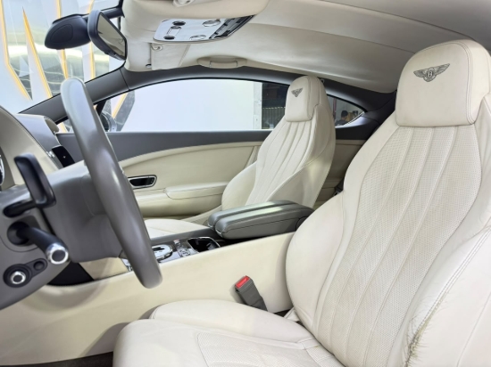 Picture of BENTLEY GT V8