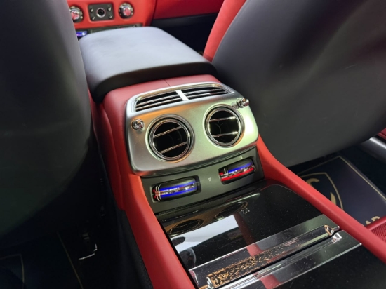 Picture of ROLLS ROYCE WRAITH