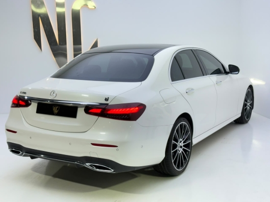 Picture of MERCEDES E200