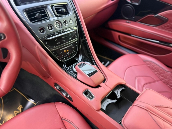Picture of Aston Martin DBS- superleggera