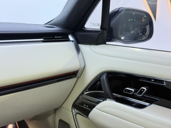 Picture of RANGE ROVER AUTOBIOGRAPHY P400