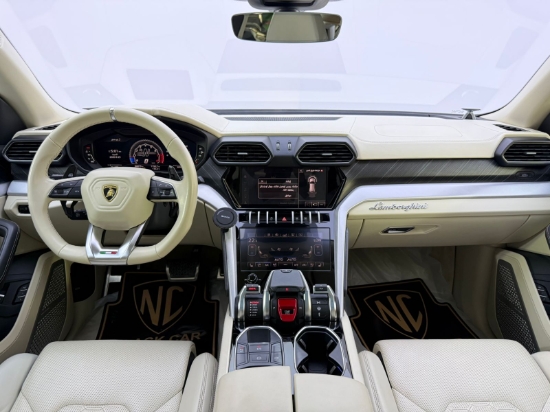 Picture of LAMBORGHINI URUS