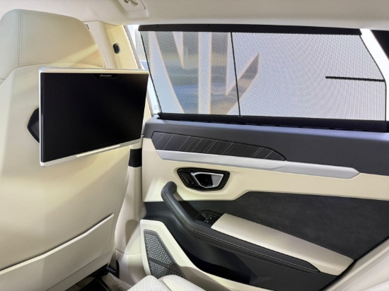 Picture of LAMBORGHINI URUS