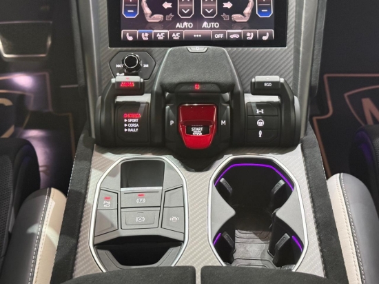 Picture of LAMBORGHINI URUS PERFORMANTE