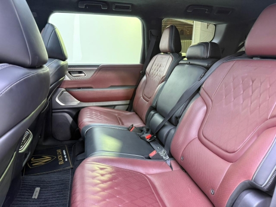 Picture of INFINITY QX80 AUTOGRAPH