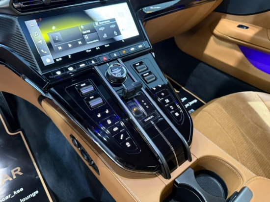 Picture of ASTON MARTIN VANTAGE